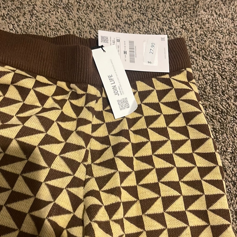 Girls pant size 9-10 new with tags